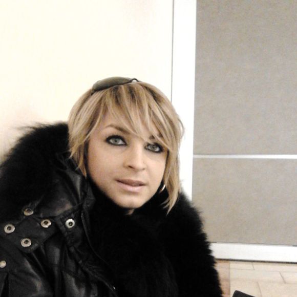 Meet your Posher, Maria - Picture 1 of 1